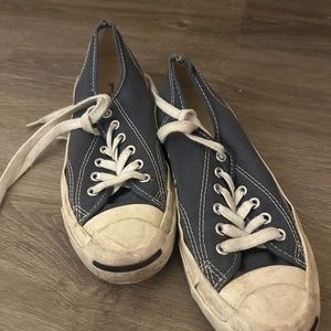 Low rise purple converse